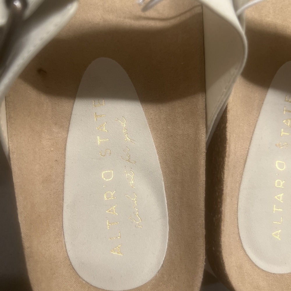 NEW-Altar'd State~8~Women's  Serenna Platform Sandals Light Gray - Picture 2 of 9